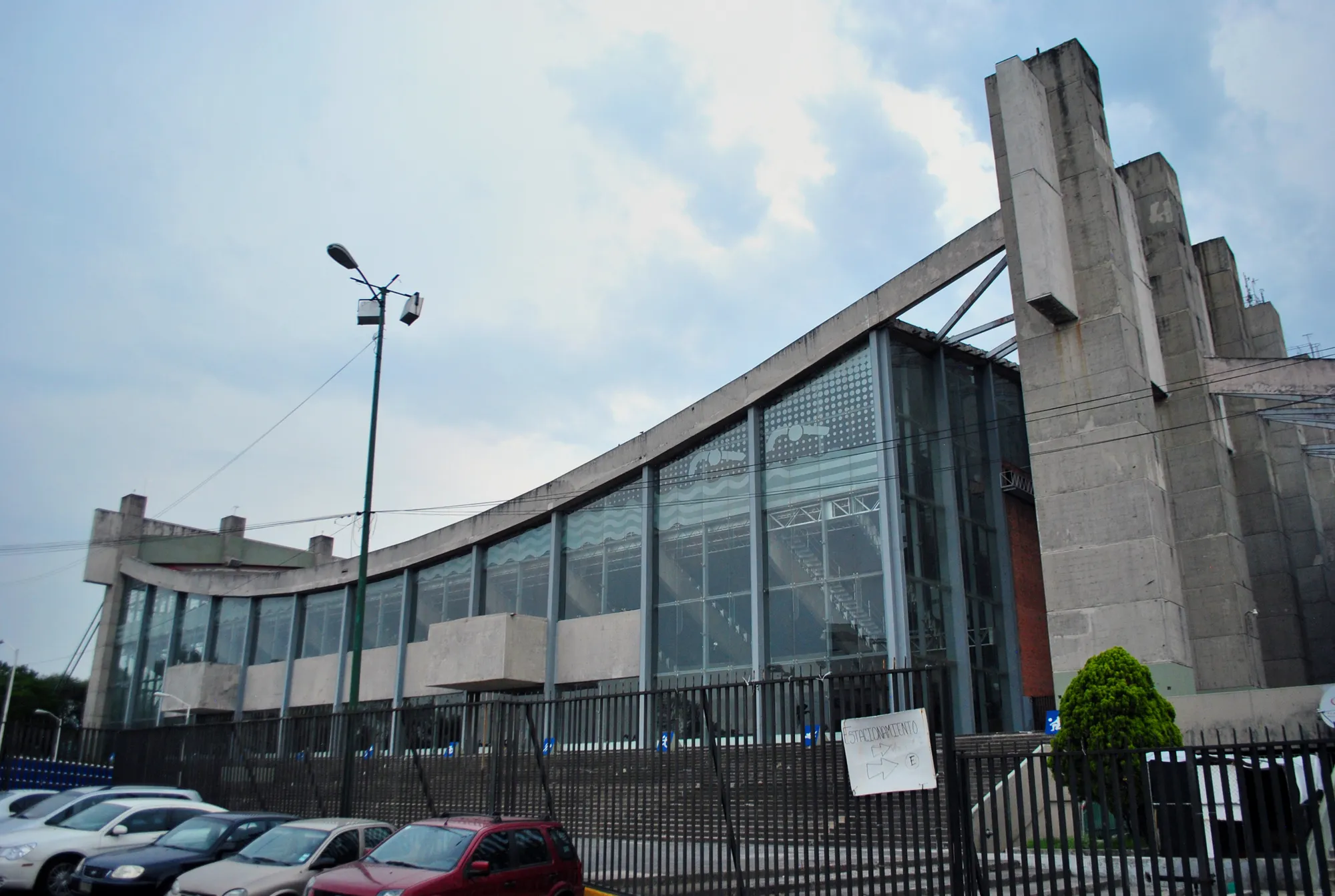 Edificio de la Alberca Olímpica Francisco Márquez